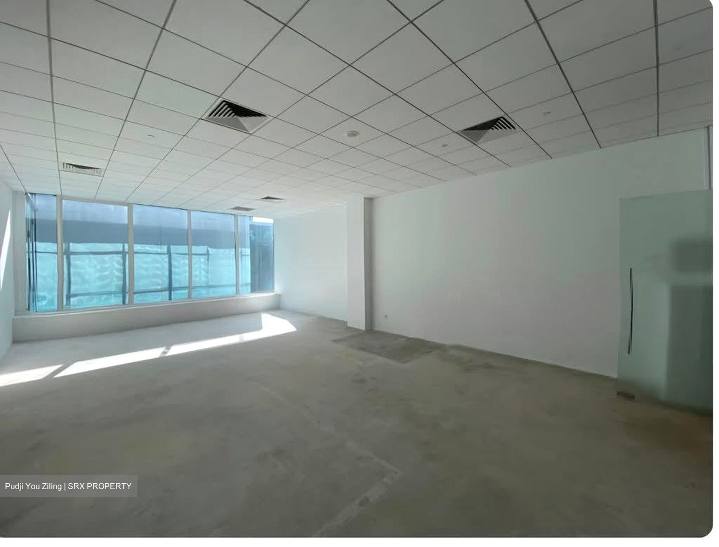SQUARE 2 (D11), Retail #532392121